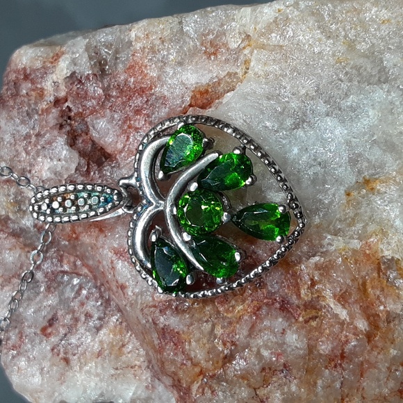 Jewelry - 925 Genuine Chrome Diopside Heart Pendant And Chain. Price Is Firm.